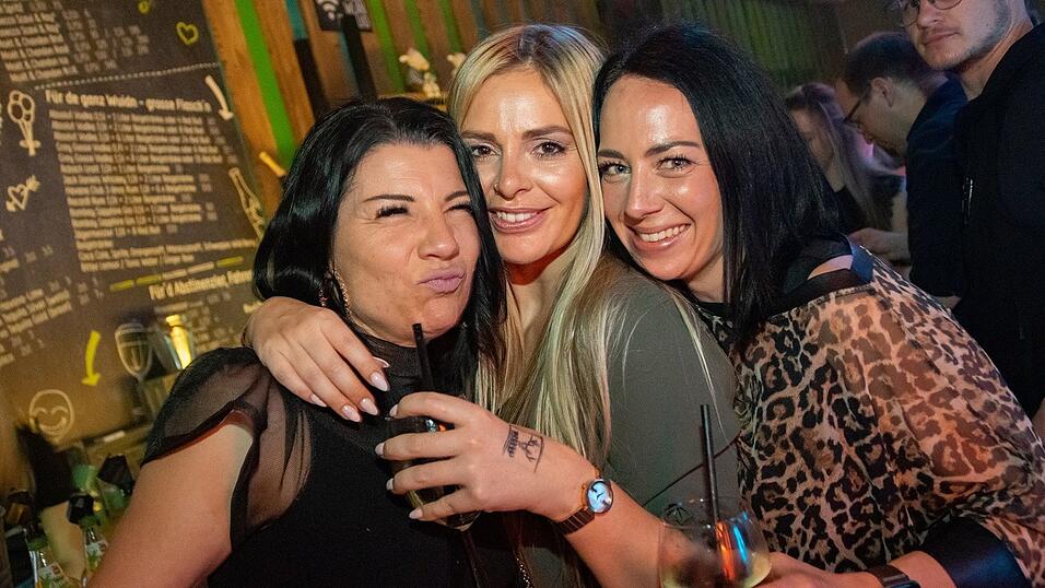 Die Stimmung bei den Partygängern am Samstagabend war prächtig. Die Stimmung bei den Partygängern am Samstagabend war prächtig.