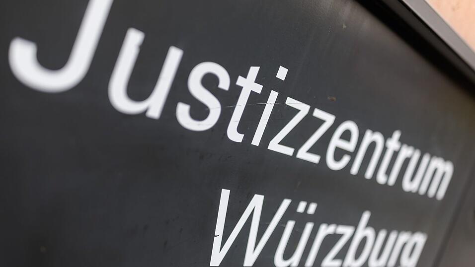 Der Angeklagte soll aus Eifersucht gehandelt haben. (Symbolfoto)