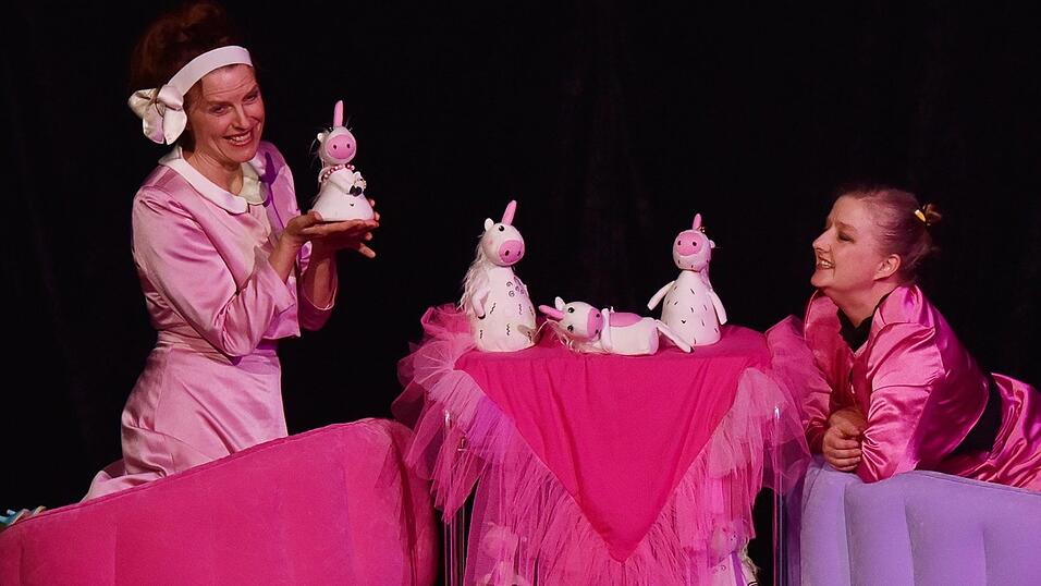 Das Figurentheaterfestival bedient höchste Ansprüche und bringt nicht nur Kinderstücke, sondern auch große Themen der Weltliteratur auf die Bühne. Das Figurentheaterfestival bedient höchste Ansprüche und bringt nicht nur Kinderstücke, sondern auch große Themen der Weltliteratur auf die Bühne.