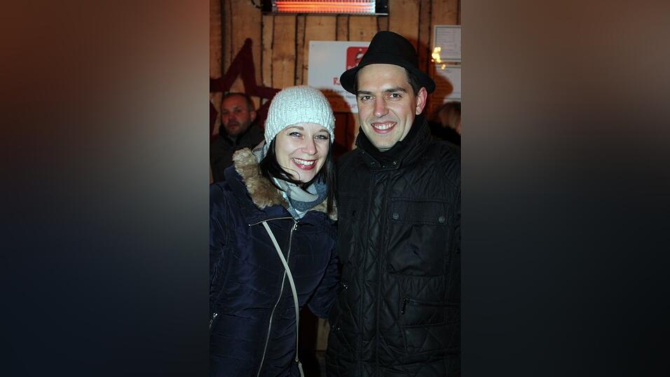 Der Christkindlmarkt und die Weihnachtspyramide geh&ouml;ren in der Adventszeit zu den beliebtesten Treffpunkten in Landshut.