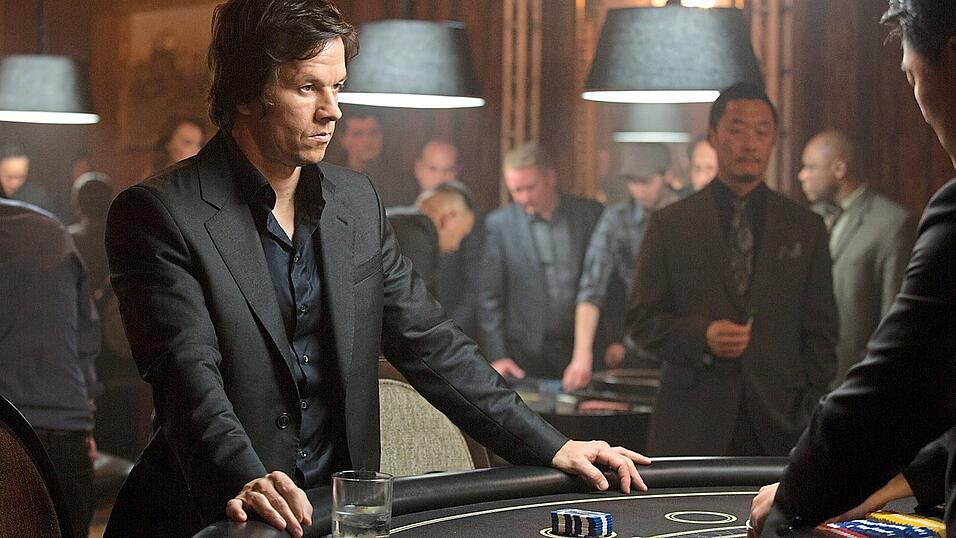 Mark Wahlberg ist Jim Bennett in 'The Gambler'. Den Film gibt es auch auf DVD & Blu-ray. Mark Wahlberg ist Jim Bennett in 'The Gambler'. Den Film gibt es auch auf DVD & Blu-ray.