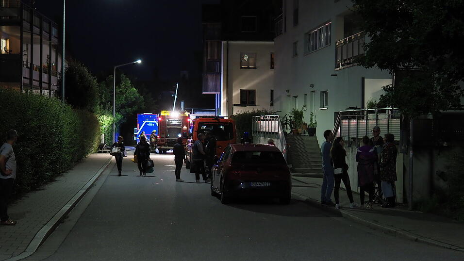 Laut Informationen vor Ort war die Stimmung bei der Evakuierung relativ gelassen und die Aktion verlief reibungslos.