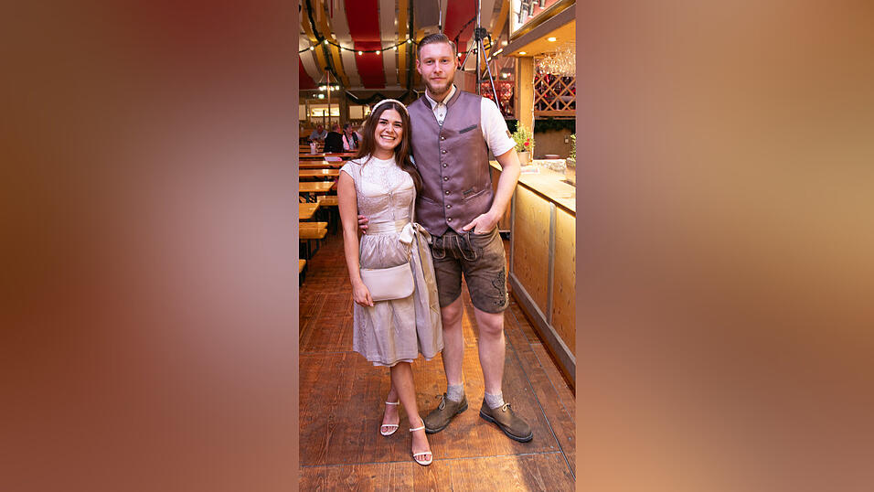 Die Partybilder vom Montag, 11. August, aus dem Festzelt Krönner. Die Partybilder vom Montag, 11. August, aus dem Festzelt Krönner.