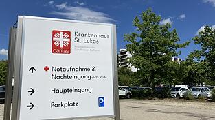 Der Landkreis und der Caritasverband für die Diözese Regensburg beenden ihre strategische Partnerschaft am Krankenhaus St. Lukas. Der Landkreis und der Caritasverband für die Diözese Regensburg beenden ihre strategische Partnerschaft am Krankenhaus St. Lukas.