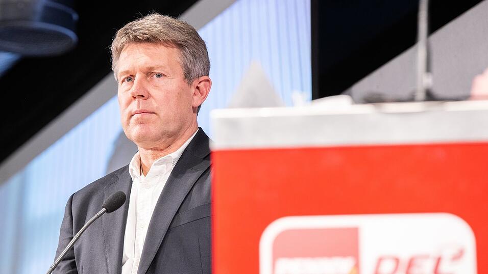 DEL-Chef Gernot Tripcke gefällt die Terminierung der NHL-Spiele in Deutschland nicht. (Archivbild) DEL-Chef Gernot Tripcke gefällt die Terminierung der NHL-Spiele in Deutschland nicht. (Archivbild)