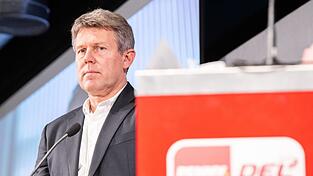 DEL-Chef Gernot Tripcke gefällt die Terminierung der NHL-Spiele in Deutschland nicht. (Archivbild) DEL-Chef Gernot Tripcke gefällt die Terminierung der NHL-Spiele in Deutschland nicht. (Archivbild)