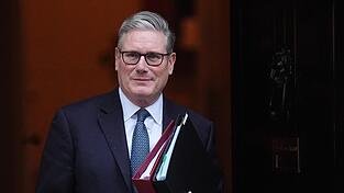 Der Brexit habe „unserer Wirtschaft erheblich geschadet“, räumt Premierminister Keir Starmer ein. Der Brexit habe „unserer Wirtschaft erheblich geschadet“, räumt Premierminister Keir Starmer ein.