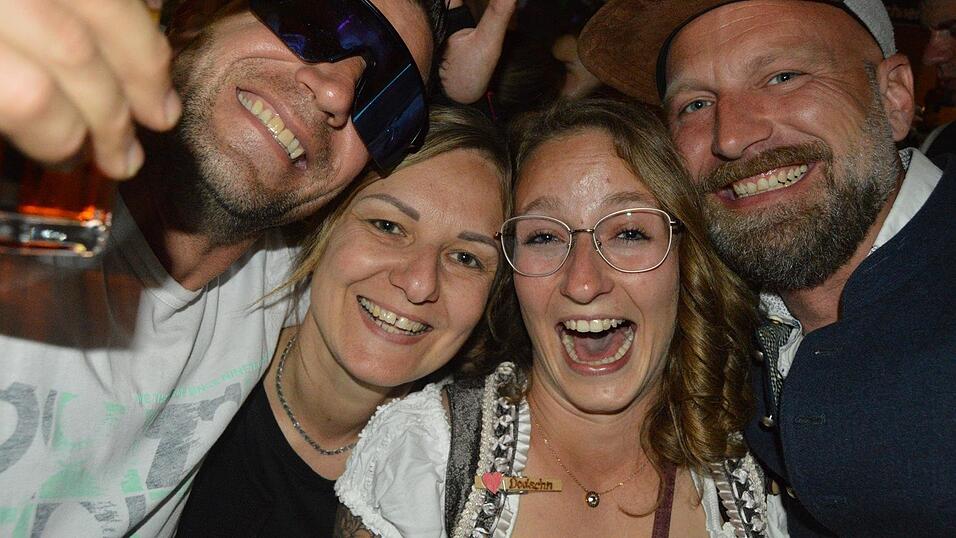 Auch am Samstag besuchten viele Landshuter die Dult.