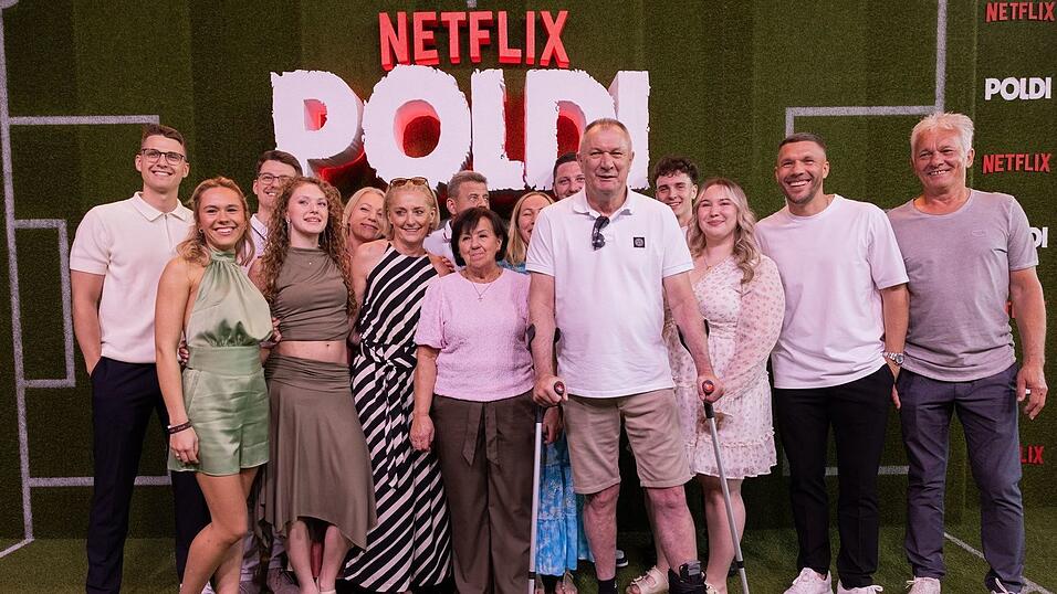 Familienmensch und Fu&szlig;baller: die Podolskis bei der Premiere in K&ouml;ln. (Archivbild)