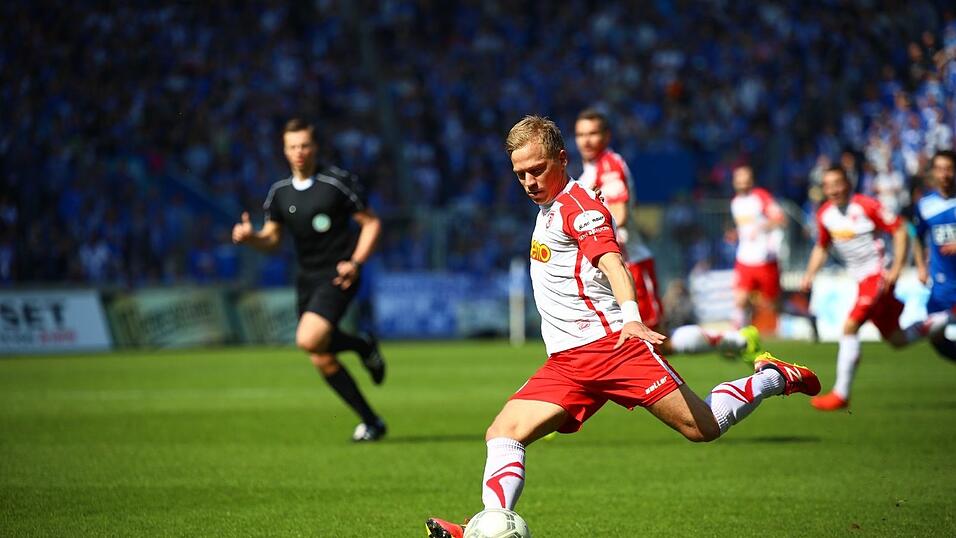 Jahn Regensburg hat auch das Drittliga-Spitzenspiel beim 1. FC Magdeburg gewonnen.