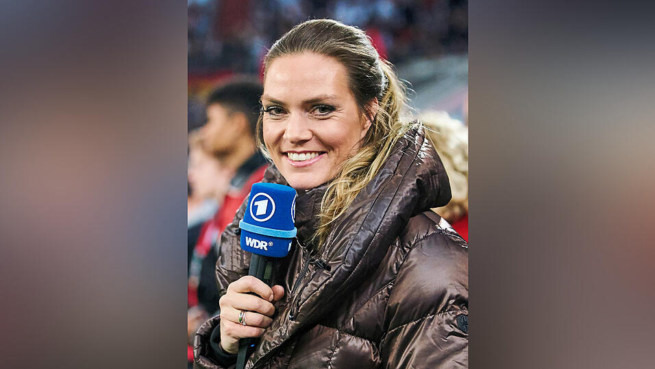 Stehen in der ARD beim Ski-Weltcup als Duo vor der Kamera: Experte Felix Neureuther und Moderatorin Julia Scharf. Stehen in der ARD beim Ski-Weltcup als Duo vor der Kamera: Experte Felix Neureuther und Moderatorin Julia Scharf.