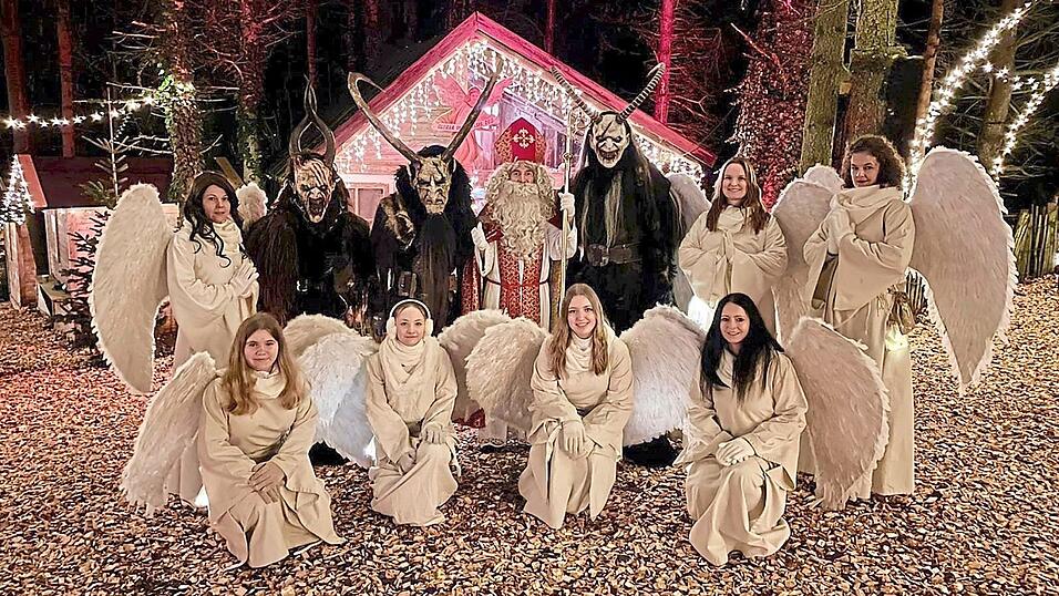 Das Gäubodn-Gschwerl tritt beim Christkindlmarkt am Bogenberg am Samstag, 6. Dezember, von 20 bis 21 Uhr auf der Hauptbühne auf. Gezeigt wird das neue Nikolausprogramm. Das Gäubodn-Gschwerl tritt beim Christkindlmarkt am Bogenberg am Samstag, 6. Dezember, von 20 bis 21 Uhr auf der Hauptbühne auf. Gezeigt wird das neue Nikolausprogramm.