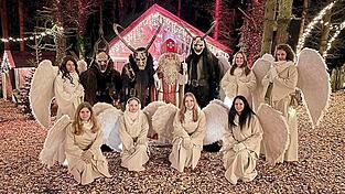 Das Gäubodn-Gschwerl tritt beim Christkindlmarkt am Bogenberg am Samstag, 6. Dezember, von 20 bis 21 Uhr auf der Hauptbühne auf. Gezeigt wird das neue Nikolausprogramm. Das Gäubodn-Gschwerl tritt beim Christkindlmarkt am Bogenberg am Samstag, 6. Dezember, von 20 bis 21 Uhr auf der Hauptbühne auf. Gezeigt wird das neue Nikolausprogramm.