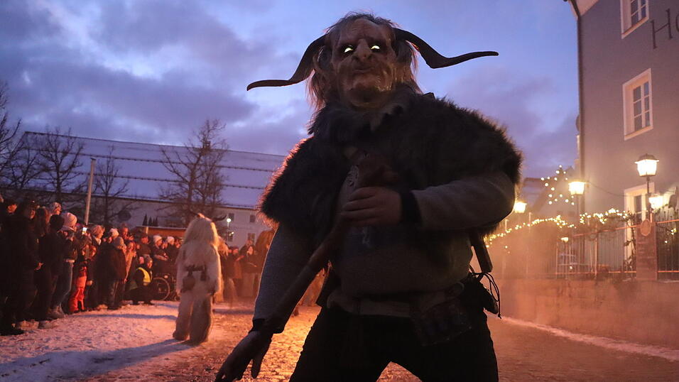 Mehrere hundert Zuschauer verfolgten das eindrucksvolle Spektakel.