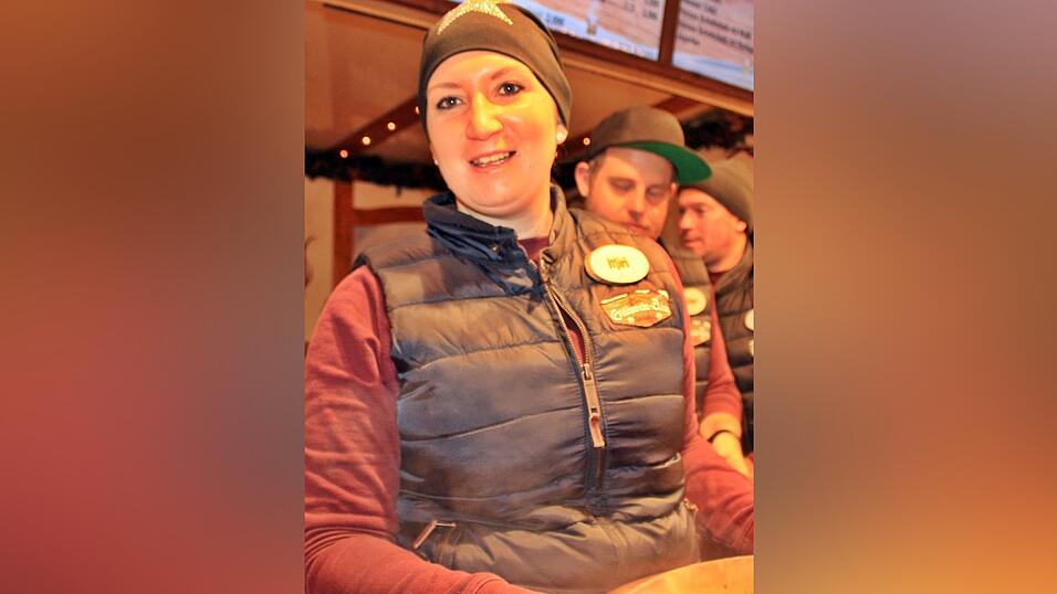 Am Donnerstagabend ist der Landshuter Christkindlmarkt eröffnet worden. Am Donnerstagabend ist der Landshuter Christkindlmarkt eröffnet worden.