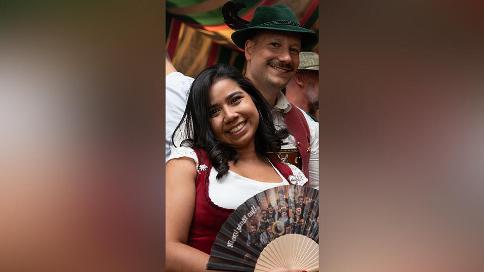 Die Partybilder vom Dienstag, 11. August, aus dem Festzelt Weckmann. Die Partybilder vom Dienstag, 11. August, aus dem Festzelt Weckmann.