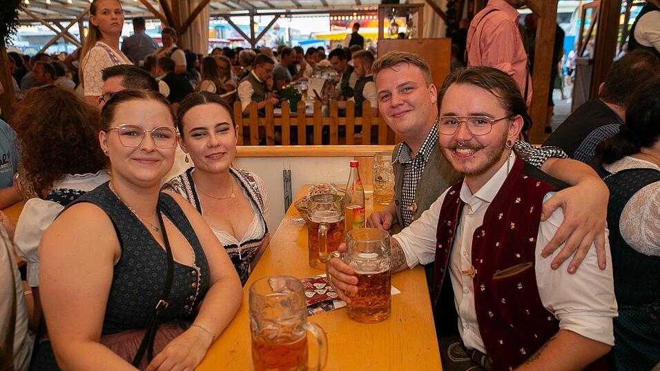 Die Partybilder von Donnerstag, 18. August 2022, aus dem Festzelt Nothaft.