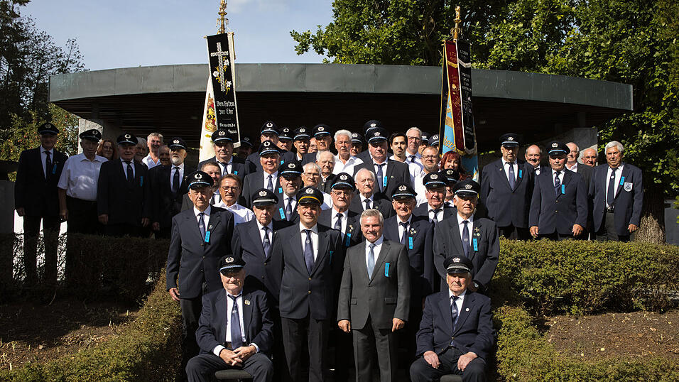 Die Mitglieder des Krieger- und Soldatenvereins Hohenthann feierten ihr Jubiläum. Die Mitglieder des Krieger- und Soldatenvereins Hohenthann feierten ihr Jubiläum.