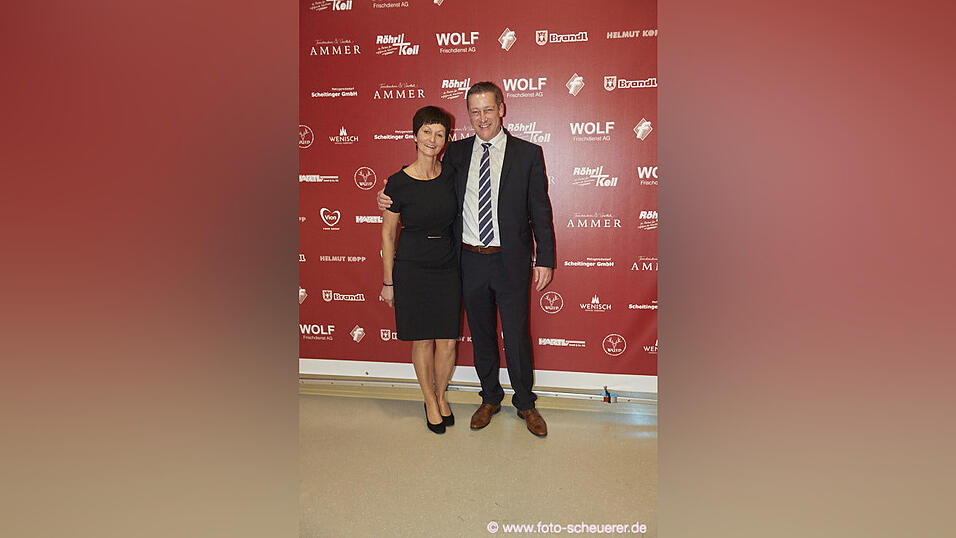 Die Metzgerzunft hat am Samstagabend in die Joseph-von-Fraunhofer-Halle eingeladen. Die Metzgerzunft hat am Samstagabend in die Joseph-von-Fraunhofer-Halle eingeladen.