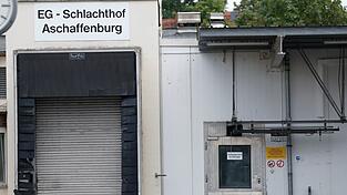 Die Betreiberfirma des Schlachthofs Aschaffenburg hat einen Antrag auf Insolvenz in Eigenverwaltung gestellt. Das örtliche Amtsgericht hat diesem Antrag entsprochen. (Archivbild)
