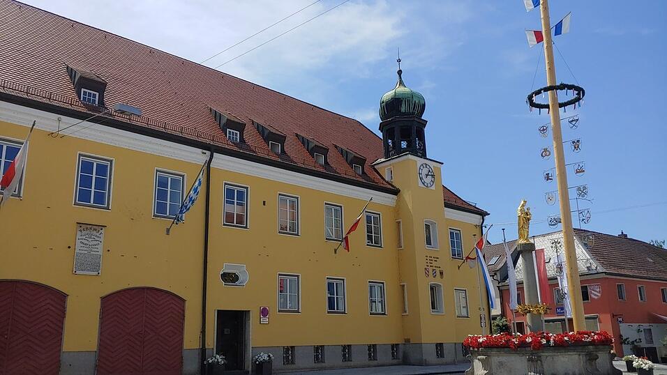 Die Bruttoausgaben der Stadt Landau sind gestiegen, allerdings haben sich von 2019 bis 2024 auch die Schulden halbiert und die Gewerbesteuereinkünfte verdoppelt. Die Bruttoausgaben der Stadt Landau sind gestiegen, allerdings haben sich von 2019 bis 2024 auch die Schulden halbiert und die Gewerbesteuereinkünfte verdoppelt.