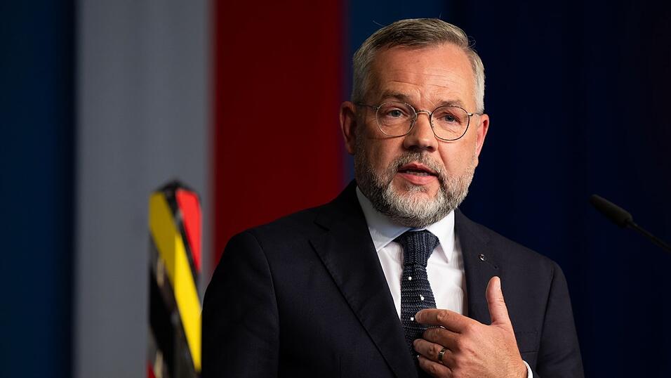 Mit der Wahl an diesem Sonntag verl&auml;sst Michael Roth das Parlament - nach fast 27 Jahren.