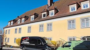 Firmenbusse deuten auf letzte Restarbeiten hin.