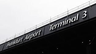 Bevor das neue Terminal in Betrieb geht, plant der Flughafenbetreiber Fraport einen Testlauf. (Archivbild)