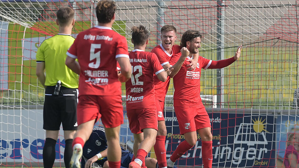 Emotionen will Hankofens Trainer Tobias Beck von seinen Spielern sehen - im besten Fall natürlich Freude, wie hier nach dem Treffer von Marco Stefandl (r.) zum zwischenzeitlichen 1:0 im Derby gegen die SpVgg Landshut Anfang Oktober. Dann sollte es auch mit einem Heimsieg gegen Kirchanschöring klappen. Emotionen will Hankofens Trainer Tobias Beck von seinen Spielern sehen - im besten Fall natürlich Freude, wie hier nach dem Treffer von Marco Stefandl (r.) zum zwischenzeitlichen 1:0 im Derby gegen die SpVgg Landshut Anfang Oktober. Dann sollte es auch mit einem Heimsieg gegen Kirchanschöring klappen.