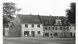 Stadtbild im Wandel: Das Raiffeisengebäude damals.