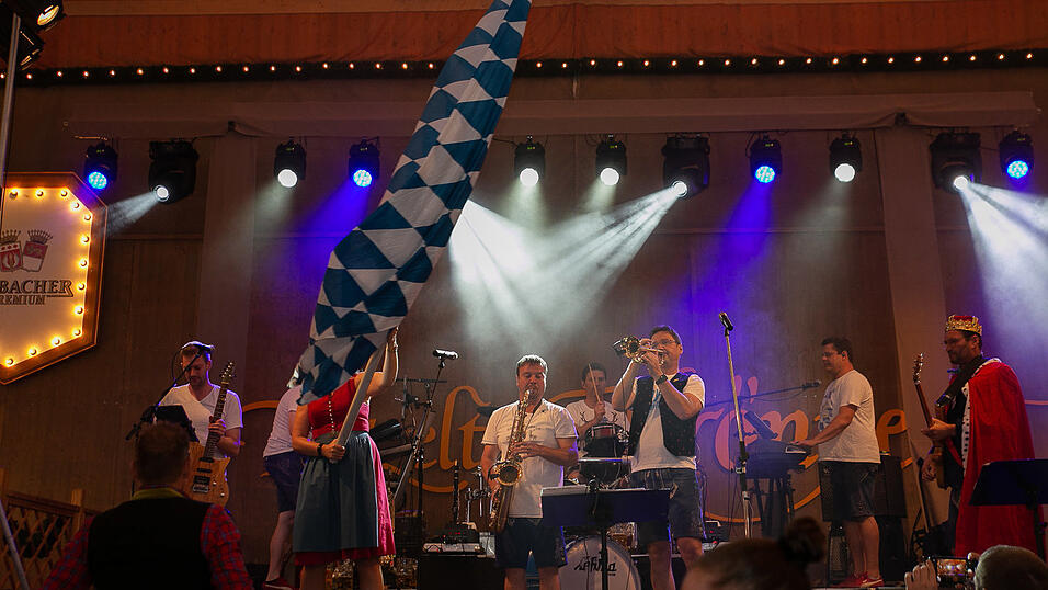 Die Partybilder vom Freitag, 12. August 2022, aus dem Festzelt Krönner.