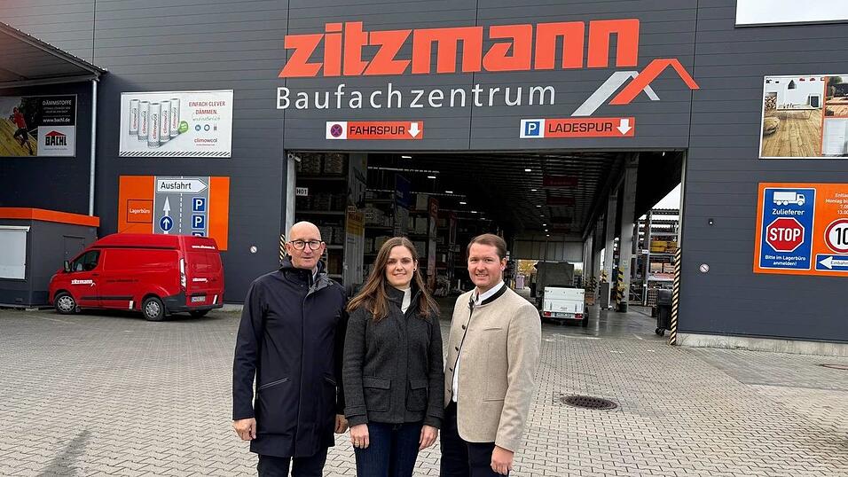 Das Geschäftsführerduo Thomas Zitzmann und Monika Zitzmann-Peintinger sowie Prokurist Philipp Zitzmann (von links) sehen ihre Zukunft im Handel. Das Geschäftsführerduo Thomas Zitzmann und Monika Zitzmann-Peintinger sowie Prokurist Philipp Zitzmann (von links) sehen ihre Zukunft im Handel.