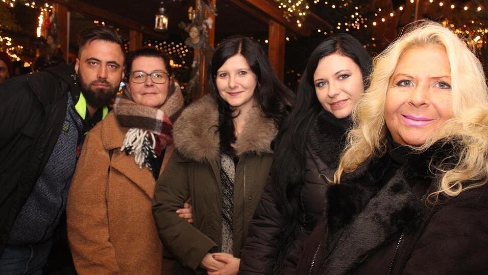 Es weihnachtet in Landshut. Am Donnerstag ist der Christkindlmarkt feierlich er&ouml;ffnet worden.
