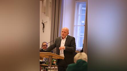 Joachim Wolbergs bei seiner Haushaltsrede im Stadtrat im Dezember 2024.