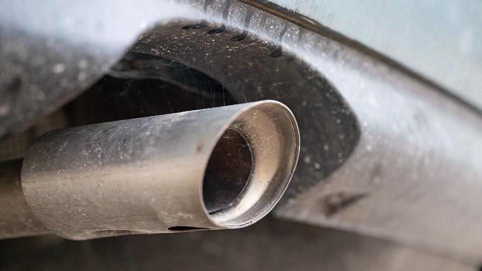 Urspr&uuml;nglich war beschlossen worden: Neuwagen in der EU ab 2035 sollen im Betrieb kein klimasch&auml;dliches Kohlenstoffdioxid (CO2) mehr aussto&szlig;en d&uuml;rfen. Das soll sich &auml;ndern. (Symbolbild)