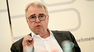 Rainer Kirchd&ouml;rfer ist Vorstand der Stiftung Familienunternehmen und Politik. Er wirft dem US-Pr&auml;sidenten 'Zoll-Terror' vor.