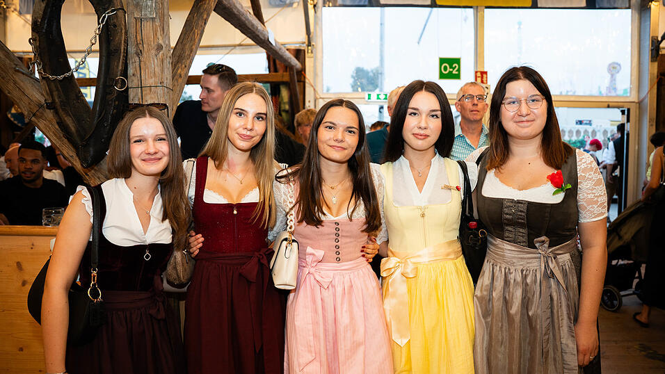 Die Partybilder vom Sonntag, 16. August, aus dem Festzelt Reisinger. Die Partybilder vom Sonntag, 16. August, aus dem Festzelt Reisinger.