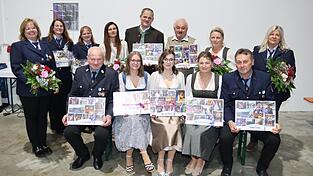 Collagen mit deren sch&ouml;nsten Momenten beim 125-j&auml;hrigen Gr&uuml;ndungsfest der FFW D&ouml;rfling erhalten die Honoratioren, Blumen gibt es f&uuml;r die Frauen der Festleiter und f&uuml;r das Team hinter dem Festgefolge.