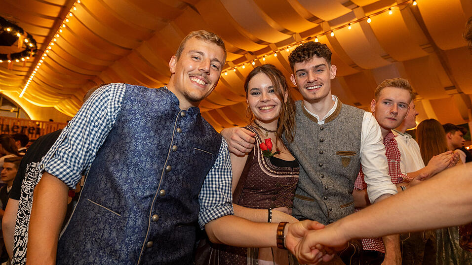 Die Partybilder vom Freitag, 9. August 2024, aus dem Festzelt Nothaft. Die Partybilder vom Freitag, 9. August 2024, aus dem Festzelt Nothaft.