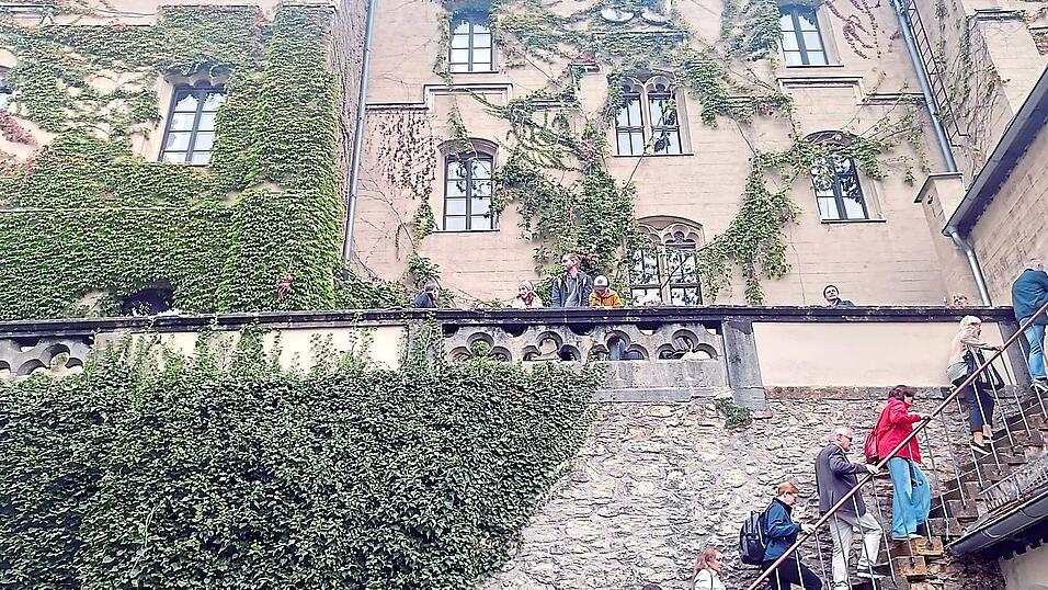 Besichtigung der königlichen Villa. Besichtigung der königlichen Villa.