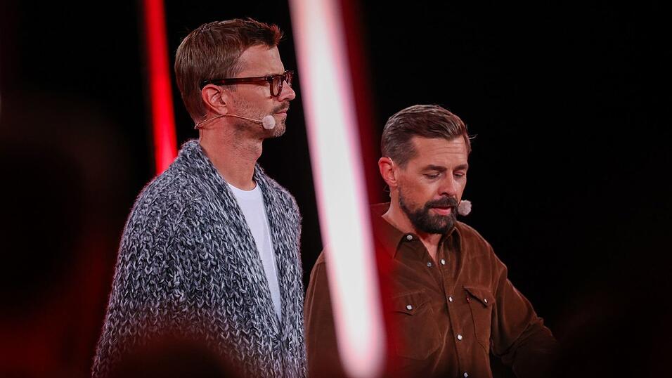 Joko Winterscheidt und Klaas Heufer-Umlauf sendeten am Samstagabend live aus Duisburg. Joko Winterscheidt und Klaas Heufer-Umlauf sendeten am Samstagabend live aus Duisburg.