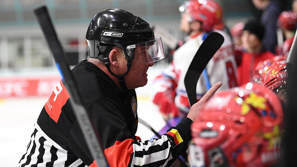 Der Deggendorfer SC hat das ostbayerische Derby bei den Eisbären Regensburg gewonnen. Der Deggendorfer SC hat das ostbayerische Derby bei den Eisbären Regensburg gewonnen.