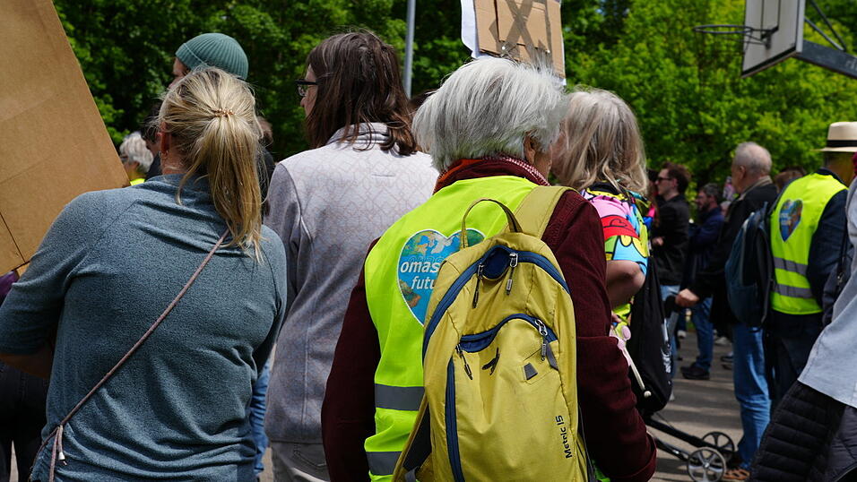 Protest gegen Höcke in Neutraubling. Protest gegen Höcke in Neutraubling.