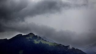 Nur am Sonntag können sich die Menschen in Bayern über Sonne freuen. (Archivbild)