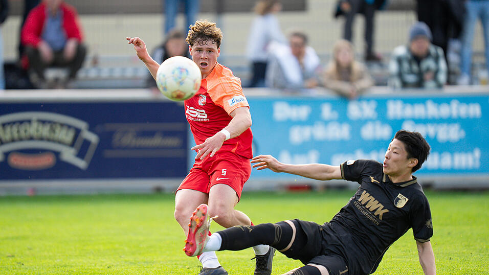 F&uuml;r die SpVgg Hankofen um Simon Pichlmeier wird es im Kampf um den Klassenerhalt - bei nun vier Punkten R&uuml;ckstand auf den Relegationsrang - immer enger.