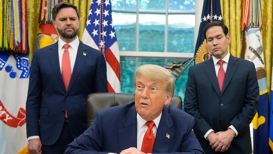 Für US-Präsident Trump verhandeln Vizepräsident JD Vance (l) und US-Außenminister Marco Rubio. (Archivbild) Für US-Präsident Trump verhandeln Vizepräsident JD Vance (l) und US-Außenminister Marco Rubio. (Archivbild)