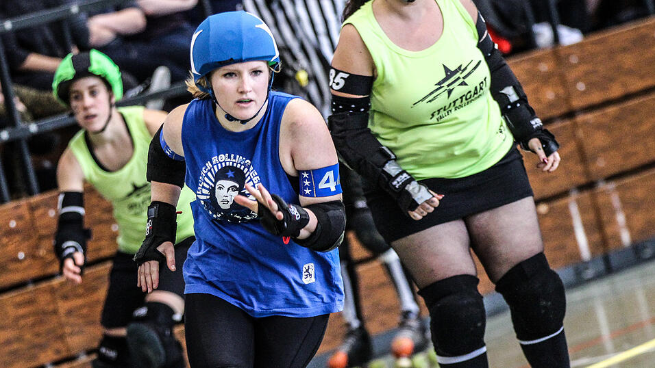 Beim Sport Roller Derby ist viel Durchsetzungsvermögen gefragt. Der Spaß steht dabei aber an erster Stelle. (Fotos: Munich Rolling Rebels)