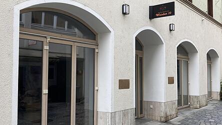 Nach der Schließung der Weinbar 10 laufen derzeit in den Räumlichkeiten im Erdgeschoss Umbau- und Renovierungsarbeiten.