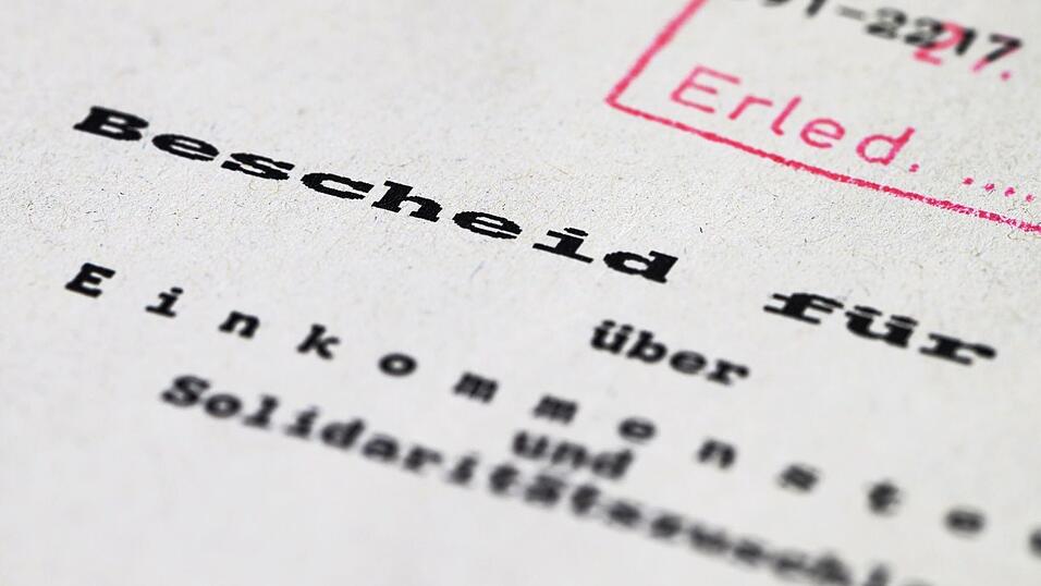 Der Steuerbescheid ist nicht immer das Ende einer Steuererklärung. Nicht selten geht damit ein Einspruchsverfahren los - und das kann in Bayern auch mal länger dauern. (Symbolbild) Der Steuerbescheid ist nicht immer das Ende einer Steuererklärung. Nicht selten geht damit ein Einspruchsverfahren los - und das kann in Bayern auch mal länger dauern. (Symbolbild)