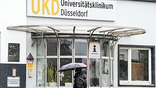 Erstmals ist auch ein Patient in NRW nachweislich an dem neuartigen Coronavirus erkrankt und wird in der Universitätsklinik der Landeshauptstadt behandelt.